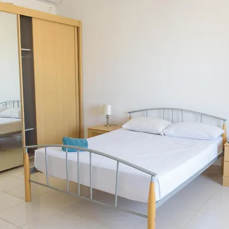 Stunning 4 Bedroom Apart. Near Balluta Bay Appartamento Sliema