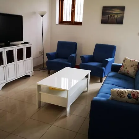 Stunning 4 Bedroom Apart. Near Balluta Bay Apartamento