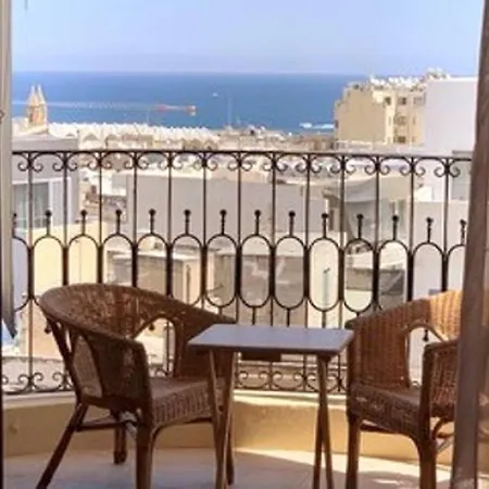 Apartment Stunning 4 Bedroom Apart. Near Balluta Bay *