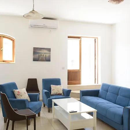 Apartment Stunning 4 Bedroom Apart. Near Balluta Bay Sliema